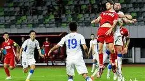 山东男篮与江苏男篮CBA常规赛正面对决